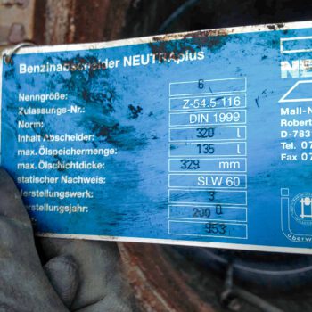 Typenschild eines Benzinabscheiders